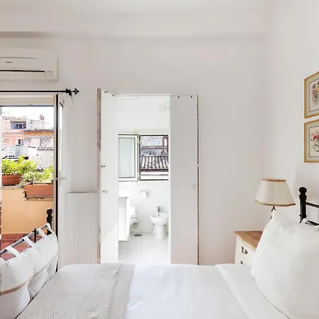 Lovely Flat W/terrace Few Steps From Spanish Steps アパート *