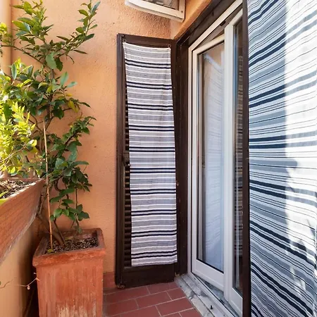 Lovely Flat W/terrace Few Steps From Spanish Steps アパート ローマ