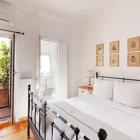 Lovely Flat W/terrace Few Steps From Spanish Steps アパート *