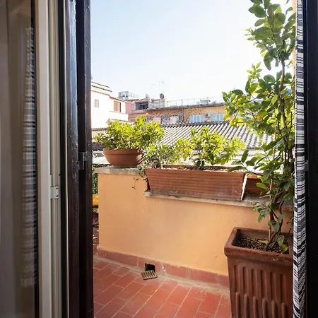 Lovely Flat W/terrace Few Steps From Spanish Steps *